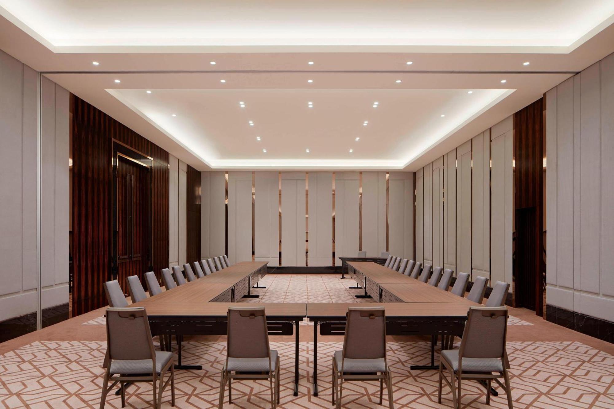 โรงแรมเชอราตัน เปตาลิง ชายา เปอตาลิงจายา ภายนอก รูปภาพ The meeting room of the Prime Minister